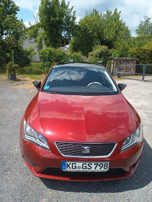 Rot Gebraucht 2014 Seat Leon Style Limousine | 6.500 € (Guter Preis) - Bild 1/4