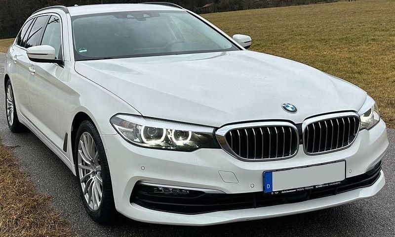 Gebraucht BMW 540 Efficient Dynamics 320 PS (235 kW) 2019 Weiß Kombi