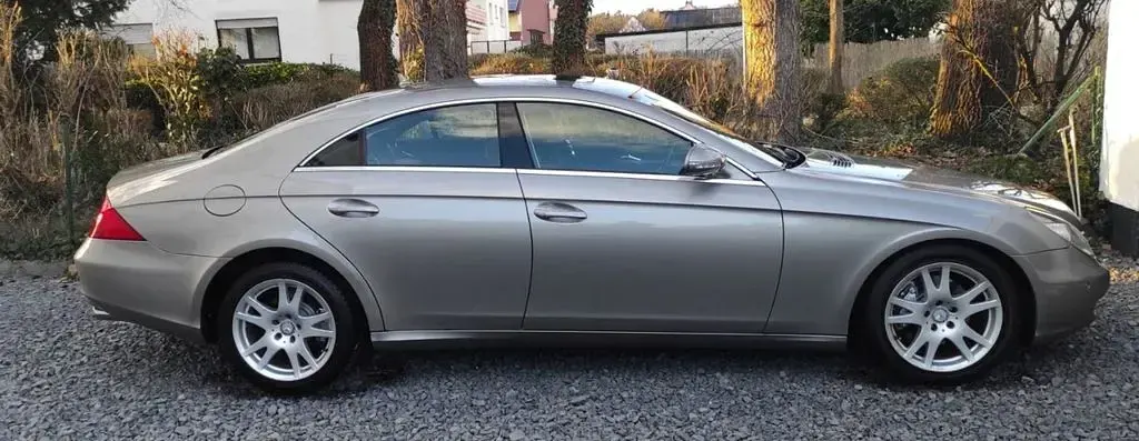 Gebraucht Mercedes CLS320 224 PS (164 kW) 2007 Silber Coupé