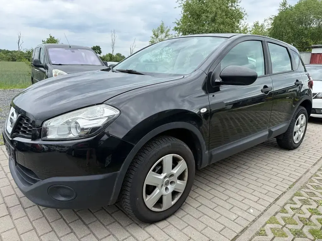 Gebraucht Nissan Qashqai 117 PS (86 kW) 2012 Schwarz SUV