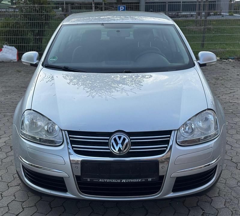 Usata VW Jetta 105 CV (77 kW) 2009 Argento Berlina