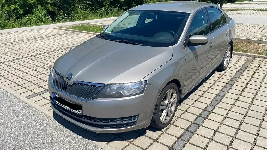 Gebraucht Skoda Rapid Active 105 PS (77 kW) 2014 Schwarz Kleinwagen