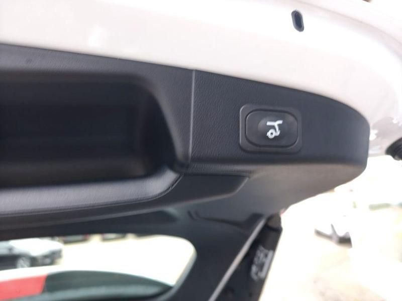 Neu Ford Focus ST-Line 116 PS (85 kW) 2025 Weiß Limousine