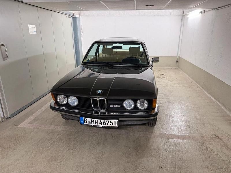Gebraucht BMW 320 122 PS (89 kW) 1979 Grau Coupé