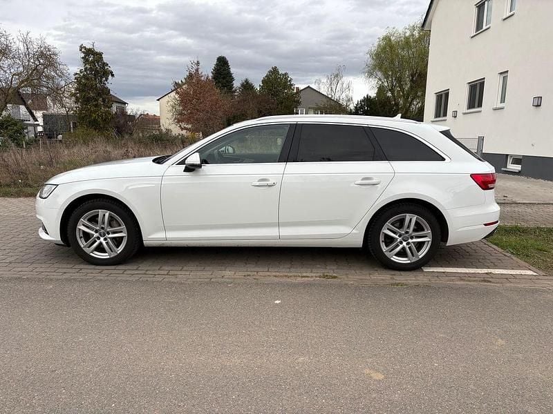 Gebraucht Audi A4 Sport 190 PS (139 kW) 2017 Weiß Kombi