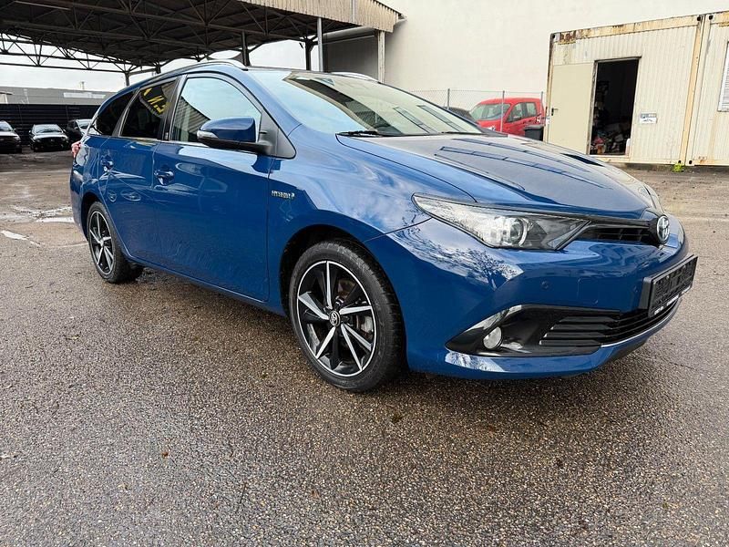 Blau Gebraucht 2018 Toyota Auris Touring Sports Team Kombi | 15.900 € (Fairer Preis) - Bild 1/4