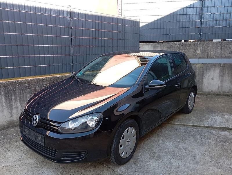 Schwarz Gebraucht 2010 VW Golf VI Team Limousine | 2.400 € (Guter Preis) - Bild 1/4