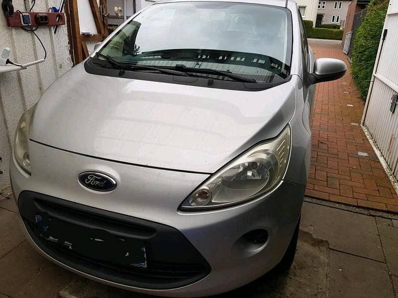 Silber Gebraucht 2011 Ford Ka Kleinwagen | 3.200 € (Fairer Preis) - Bild 1/4