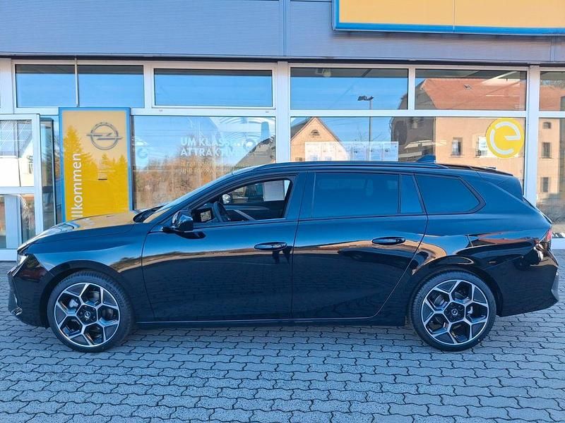 Neu Opel Astra 131 PS (96 kW) 2025 Schwarz Kombi