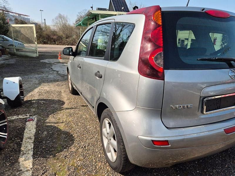 Gebraucht Nissan Note Visia 88 PS (64 kW) 2010 Grau Kleinwagen