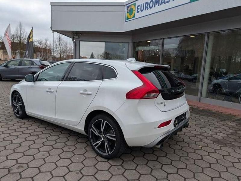 Gebraucht Volvo V40 R-Design 152 PS (111 kW) 2018 Weiß Limousine