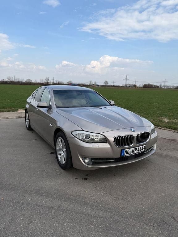 Second-hand BMW 535 306 CP (225 kW) 2011 Andere farben Berlinǎ