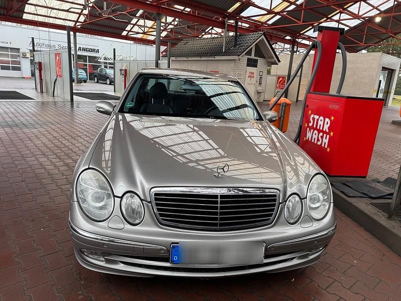 Gebraucht Mercedes E240 177 PS (130 kW) 2004 Limousine