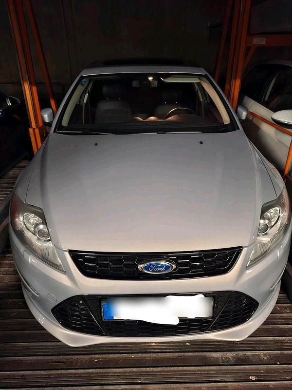 Gebraucht Ford Mondeo Titanium 202 PS (148 kW) 2011 Grau Limousine