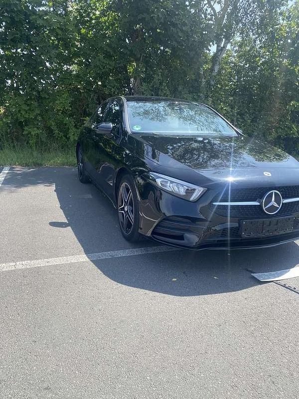 Schwarz Gebraucht 2021 Mercedes A250 Edition Limousine | 22.600 € (Guter Preis) - Bild 1/4