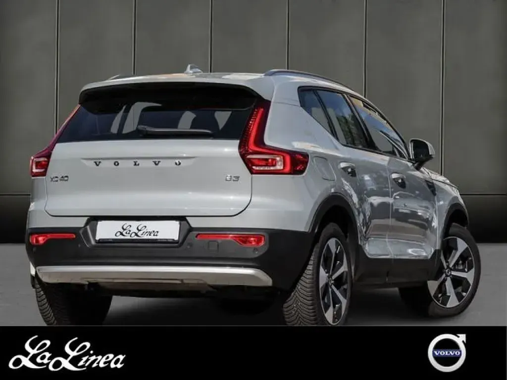 Gebraucht Volvo XC40 Core 163 PS (119 kW) 2024 Grau SUV