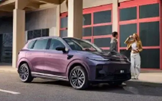 Usado Leapmotor B10 160 kW (218 CV) 2026 Púrpura SUV