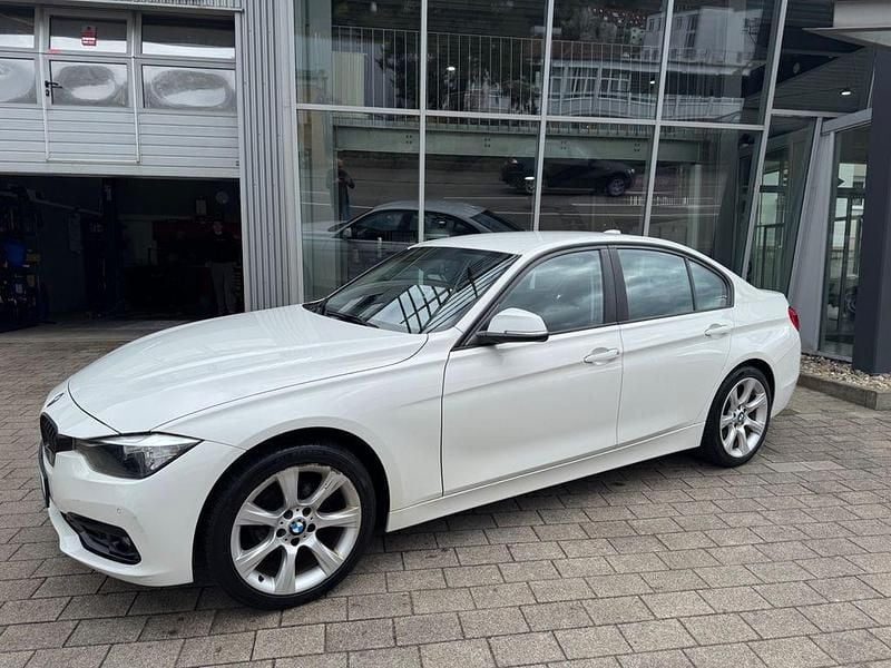 Gebraucht BMW 318 Advantage 136 PS (100 kW) 2017 Weiß Limousine