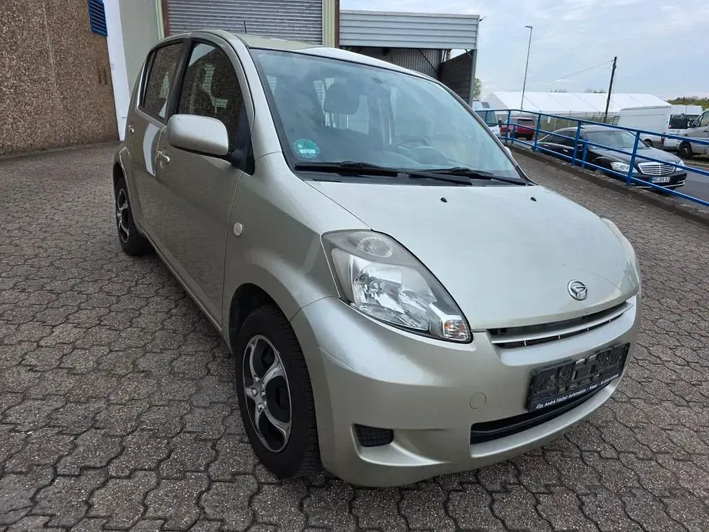 Gebraucht Daihatsu Sirion 91 PS (66 kW) 2011 Gelb Kleinwagen