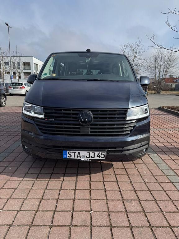 Gebraucht VW Multivan 150 PS (110 kW) 2022 Blau Van