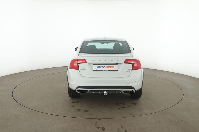 Gebraucht Volvo S60 CC Summum 190 PS (139 kW) 2016 Weiß Limousine