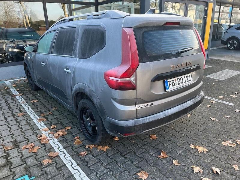 Gebraucht Dacia Jogger Extreme 91 PS (66 kW) 2025 Grau Van / Kleinbus