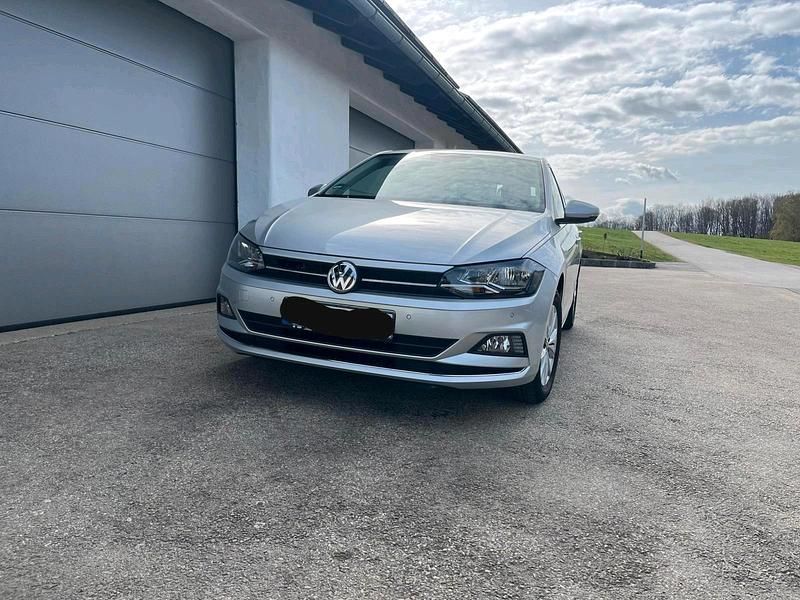 Gebraucht VW Polo Highline 95 PS (69 kW) 2018 Silber Kleinwagen
