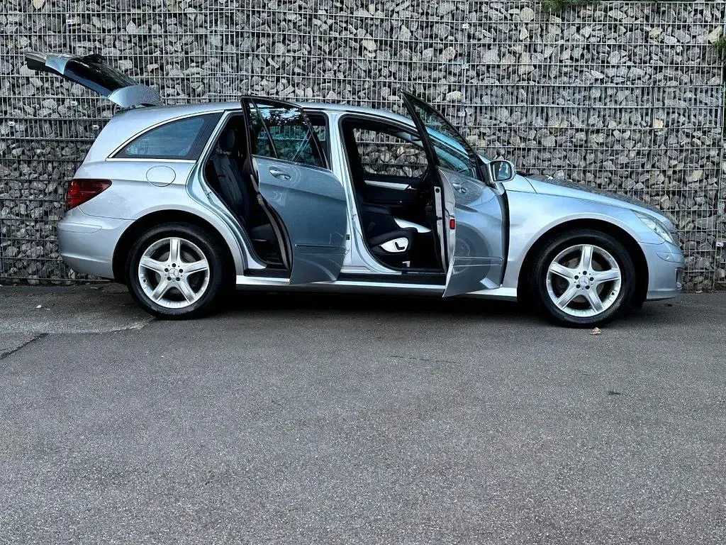 Gebraucht Mercedes R320 224 PS (164 kW) 2006 Silber Van / Kleinbus