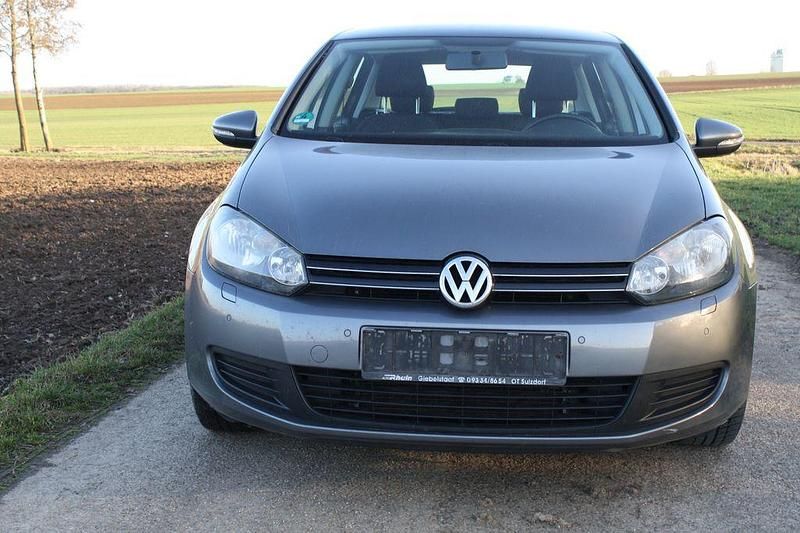 Gebraucht VW Golf VI Trendline 105 PS (77 kW) 2011 Grau Kleinwagen