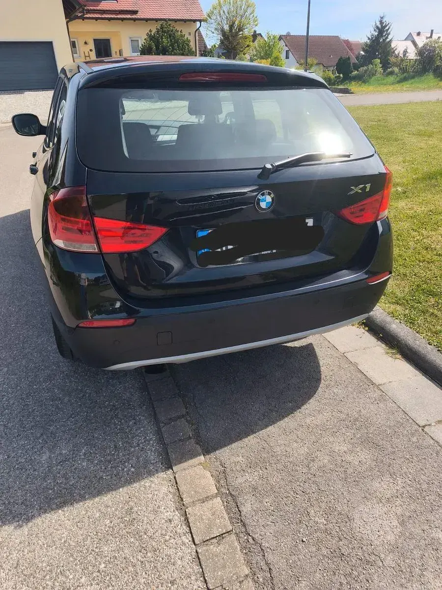 Gebraucht BMW X1 150 PS (110 kW) 2010 Schwarz SUV