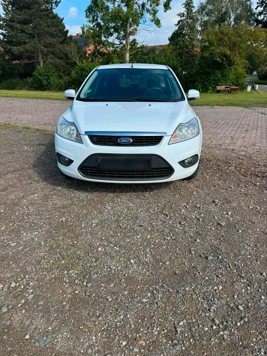 Gebraucht Ford Focus 109 PS (80 kW) 2009 Weiß Kombi