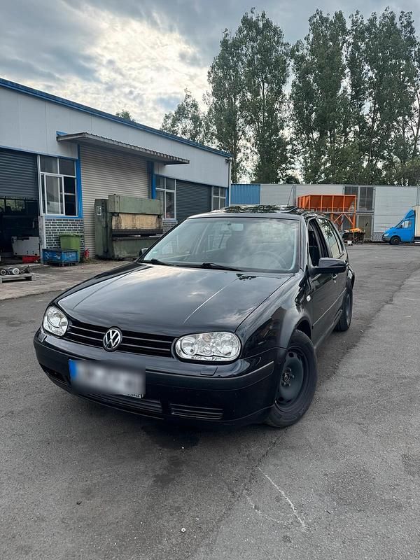Schwarz Gebraucht 2002 VW Golf IV Kleinwagen | 400 € (Superpreis) - Bild 1/4