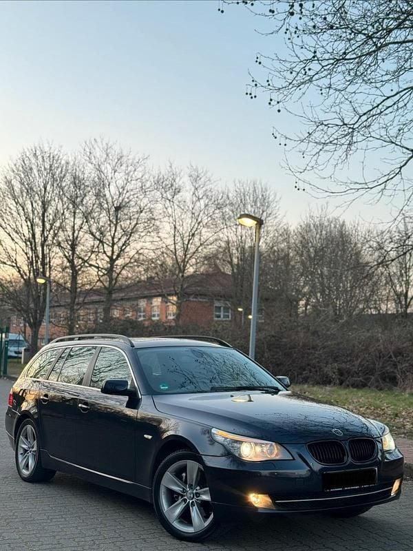 Gebraucht BMW 530 235 PS (172 kW) 2008 Blau Kombi