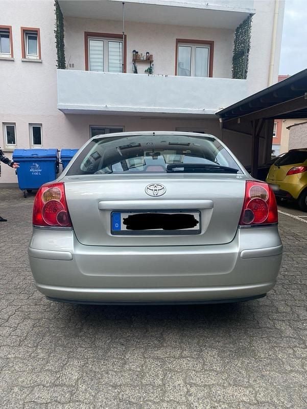 Gebraucht Toyota Avensis T2 129 PS (94 kW) 2004 Grau Limousine
