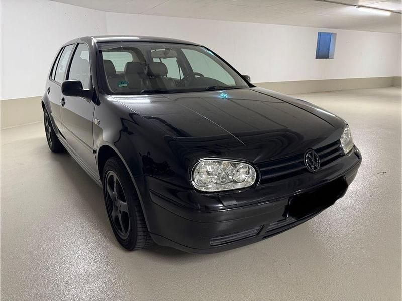 Schwarz Gebraucht 2000 VW Golf IV Highline Limousine | 2.290 € (Fairer Preis) - Bild 1/4