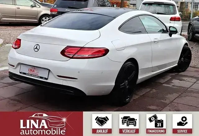 Gebraucht Mercedes C180 156 PS (114 kW) 2017 Weiß Coupé