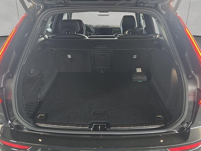 Gebraucht Volvo XC60 Plus 250 PS (183 kW) 2025 Schwarz SUV