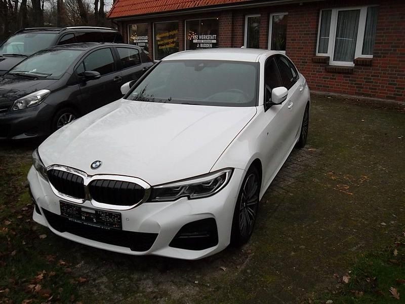 Gebraucht BMW 320 M Sport 190 PS (139 kW) 2019 Weiß Limousine