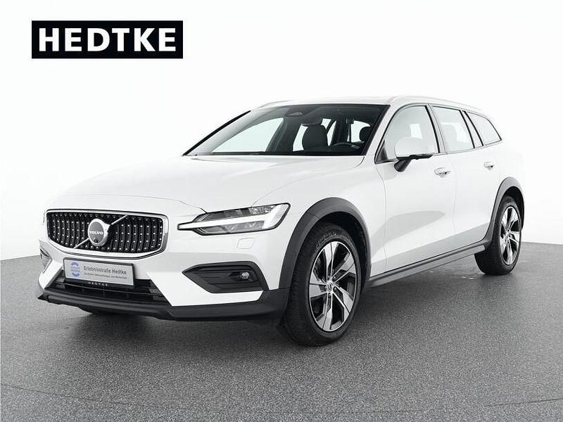 Gebraucht Volvo V60 CC Plus 197 PS (144 kW) 2023 Weiß Kombi