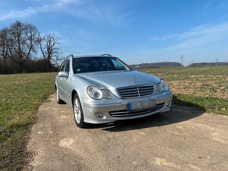 Gebraucht Mercedes C320 Avantgarde 218 PS (160 kW) 2005 Silber Kombi