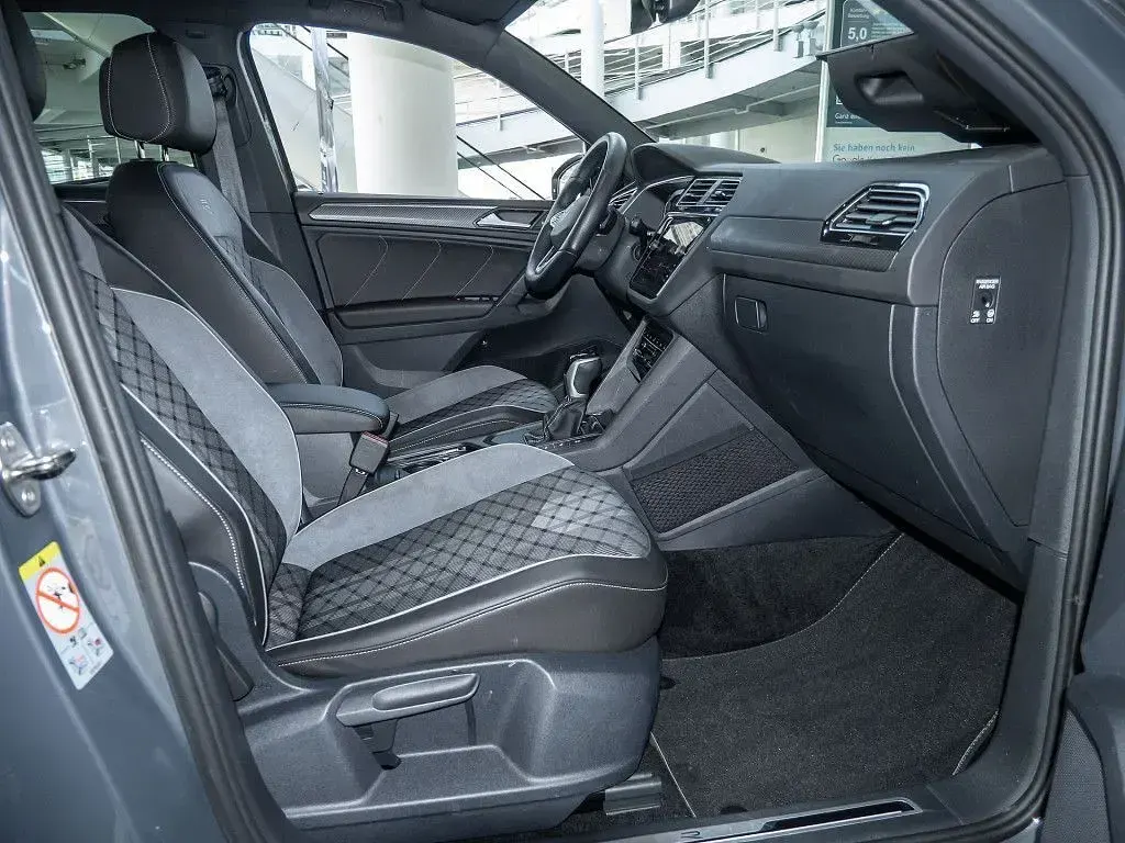 Gebraucht VW Tiguan Style 150 PS (110 kW) 2023 Grau SUV