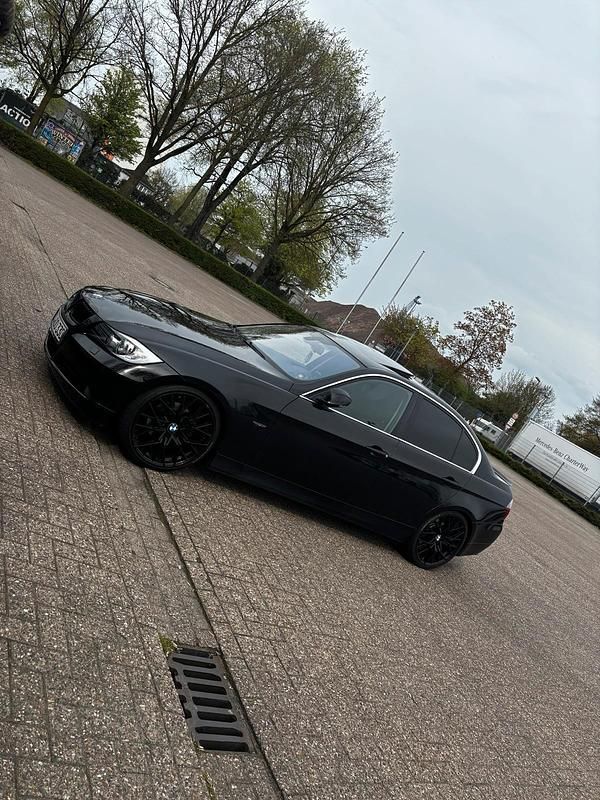 Second-hand BMW 325 218 CP (160 kW) 2004 Negru Berlinǎ