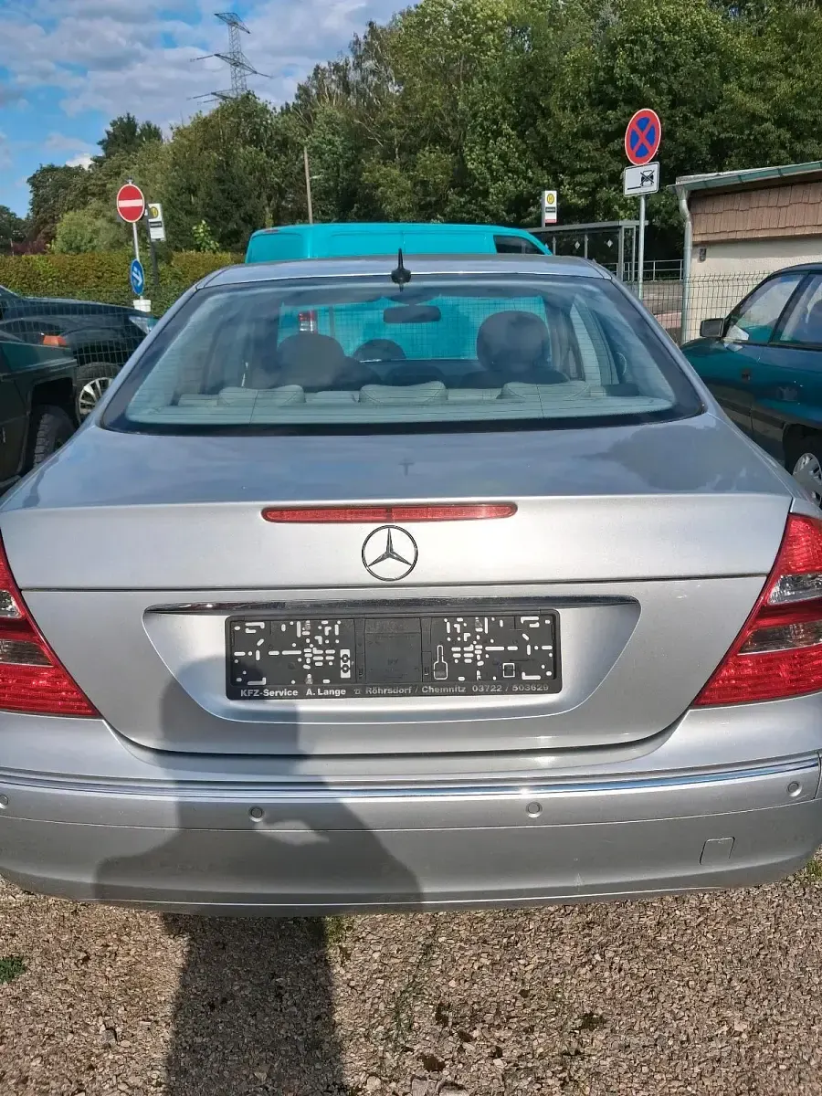Gebraucht Mercedes E280 231 PS (169 kW) 2005 Silber Limousine