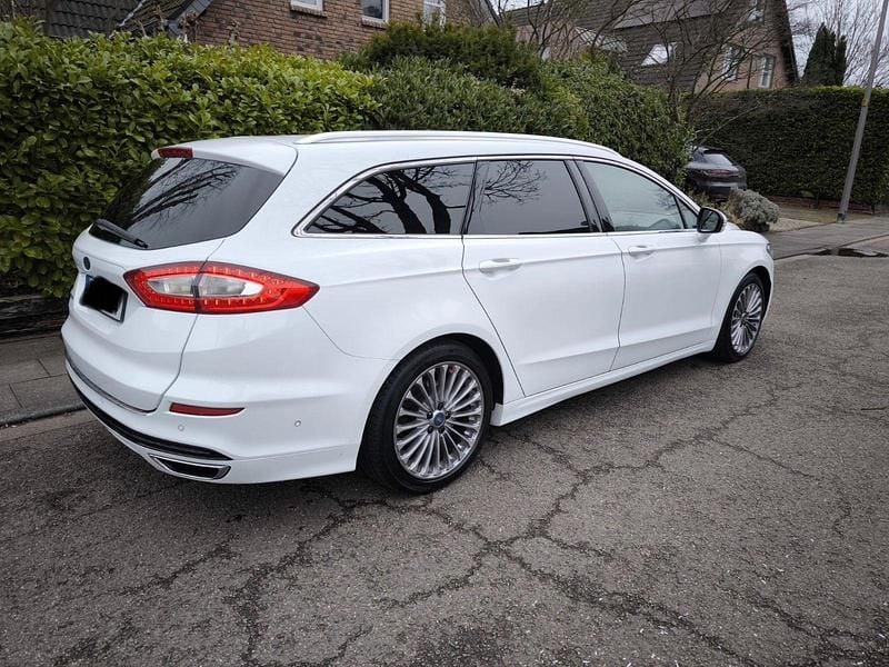 Gebraucht Ford Mondeo Titanium 180 PS (132 kW) 2015 Weiß Kombi