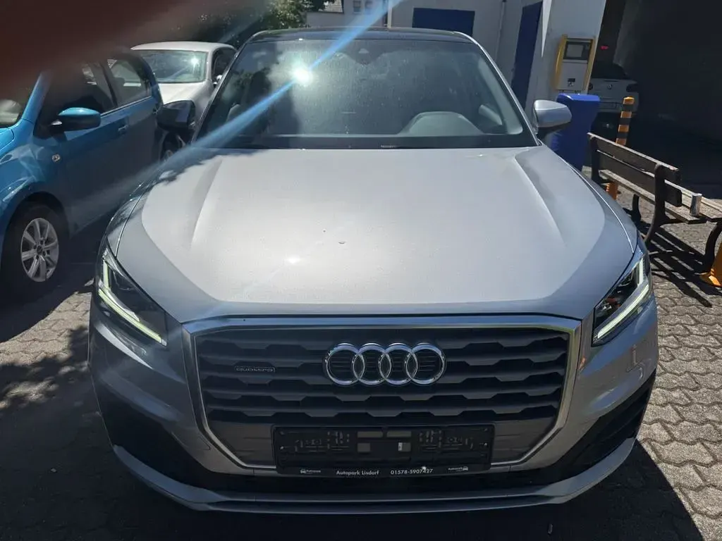 Gebraucht Audi Q2 S-Line 190 PS (139 kW) 2019 Silber SUV