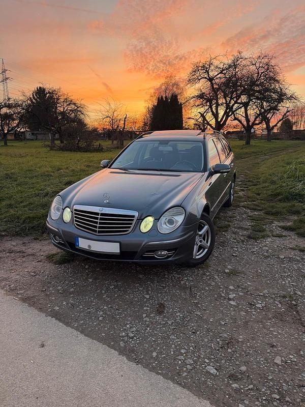 Silber Gebraucht 2008 Mercedes E280 Avantgarde Kombi | 2.600 € (Guter Preis) - Bild 1/4