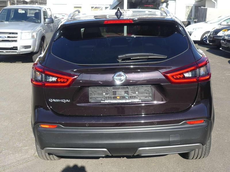 Gebraucht Nissan Qashqai Tekna 159 PS (116 kW) 2020 Violett SUV