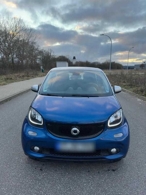 Blau Gebraucht 2017 Smart ForFour Kleinwagen | 5.300 € (Fairer Preis) - Bild 1/4