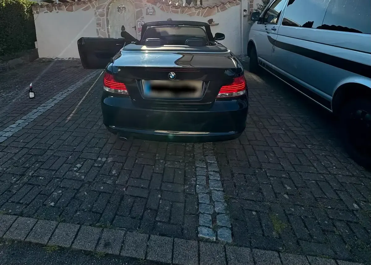 Gebraucht BMW 120 176 PS (129 kW) 2010 Schwarz Kleinwagen