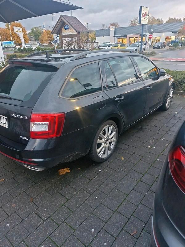 Schwarz Gebraucht 2015 Skoda Octavia RS Kombi | 12.150 € (Fairer Preis) - Bild 1/3